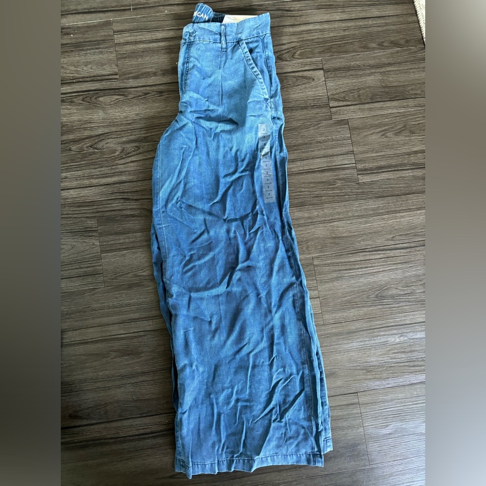 American Eagle high-rise trouser